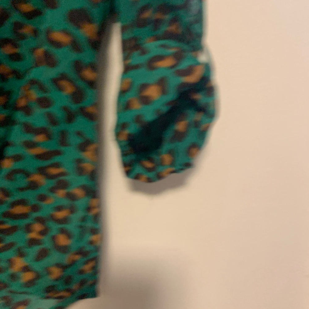 Leopard button down - Picture 5 of 5